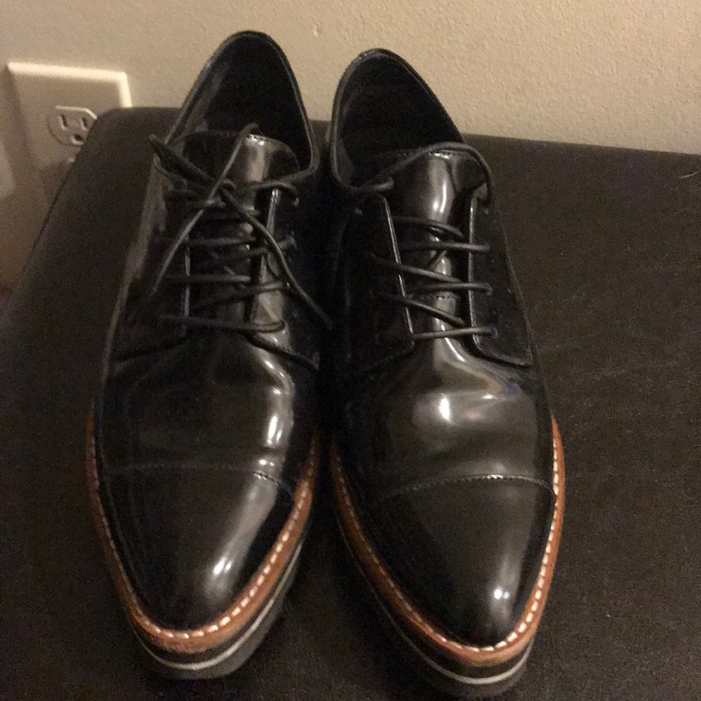 Vince leather pointy toe platform loafers